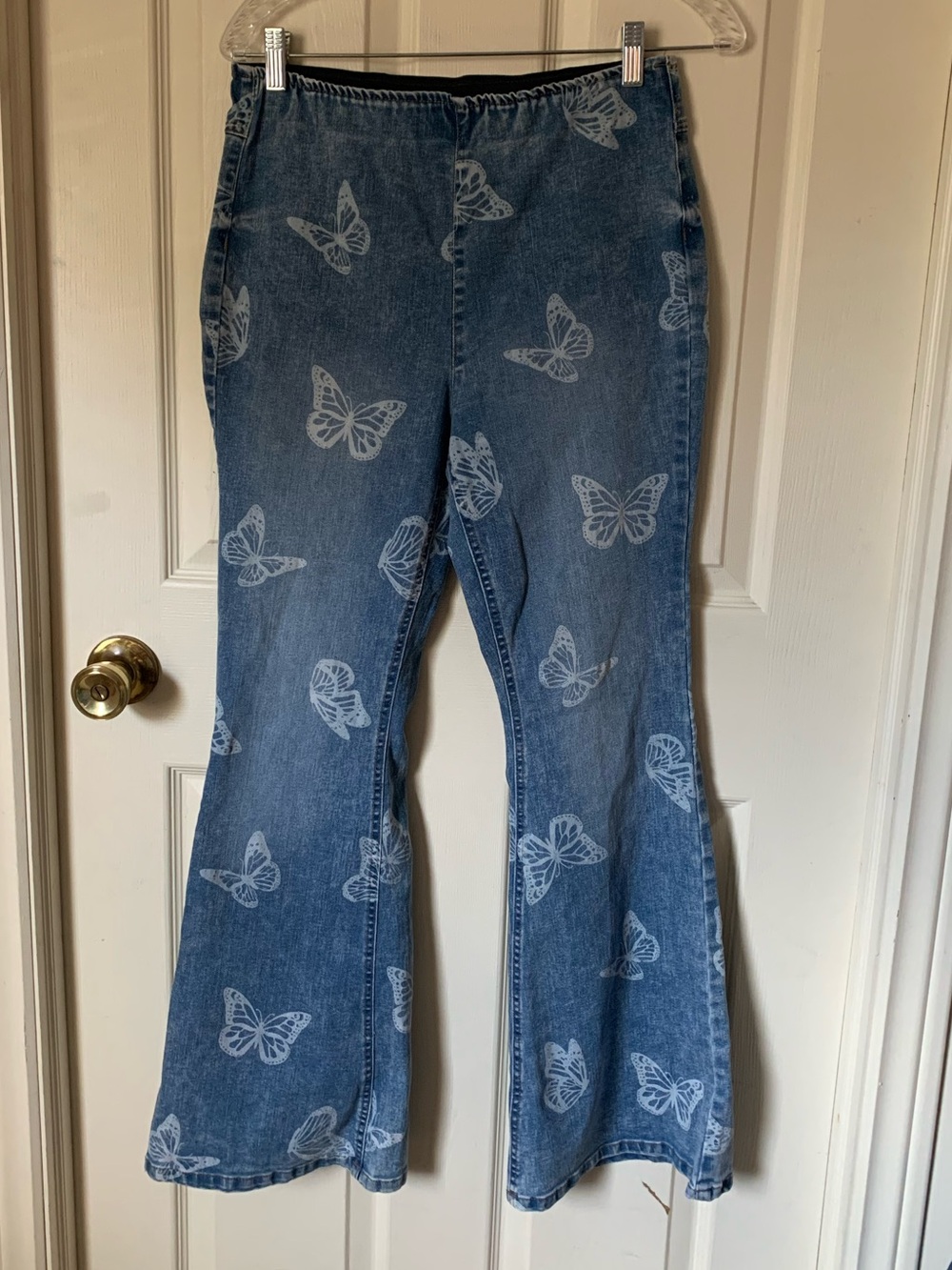 No boundaries butterfly jeans